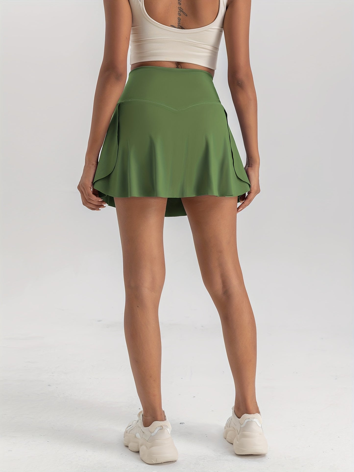 ActiveCharm™ – Eleganter Damen Sportrock mit integrierten Shorts