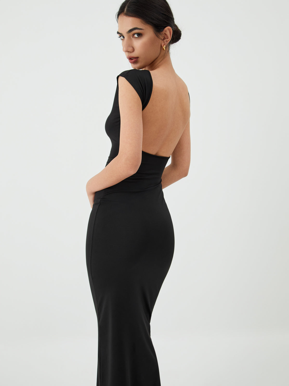 Damen-Maxikleid im Old-Money-Stil, rückenfrei und tailliert