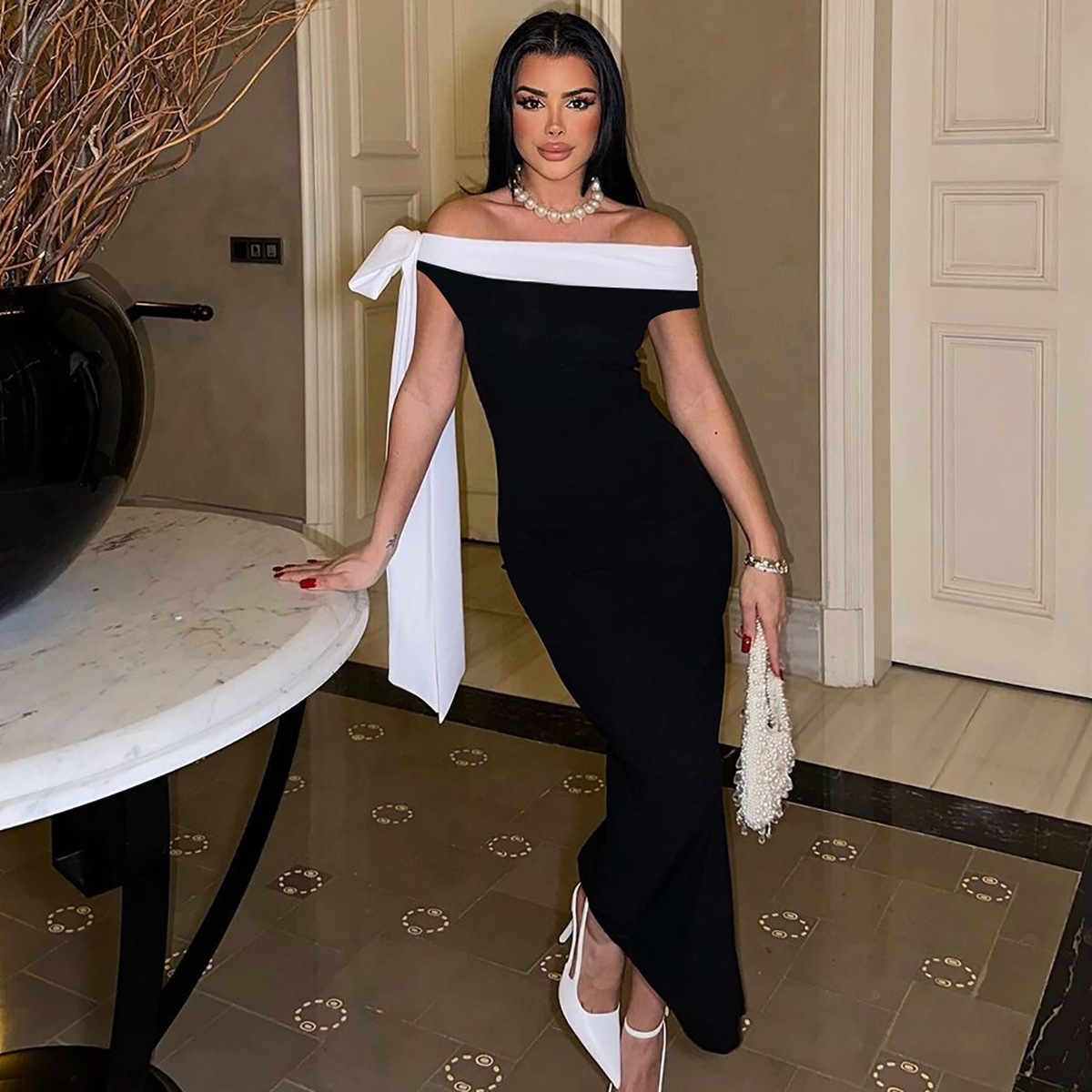 Damen-Minikleid Melany mit Schleife und Carmen-Ausschnitt