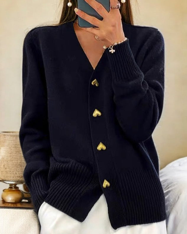 Elarova | Elegante Strickpullover mit Herzknöpfen