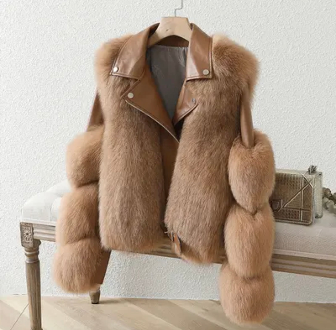 Elarova | Luxuriöse flauschige Winterjacke für Frauen 2024 Style