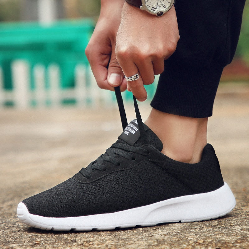 Leichte, bequeme und atmungsaktive Herrenschuhe 2024 für sportliche Männer