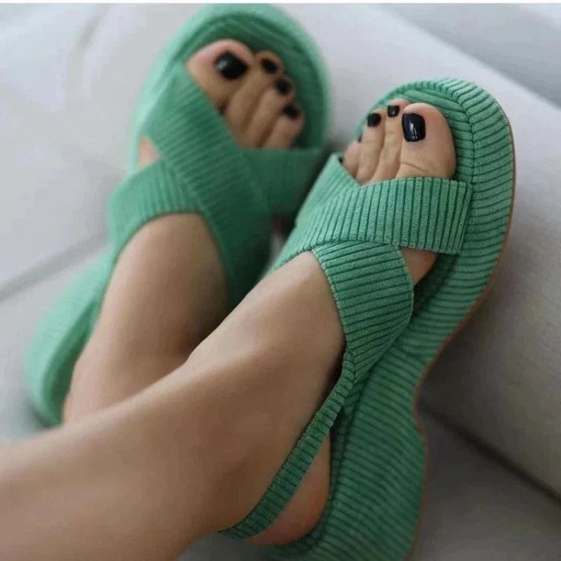 Sachi: Elegante Orthopädische Sandalen