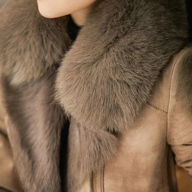 ShearGlam™ – Elegante Lammfelljacke mit Pelzkragen fur Damen