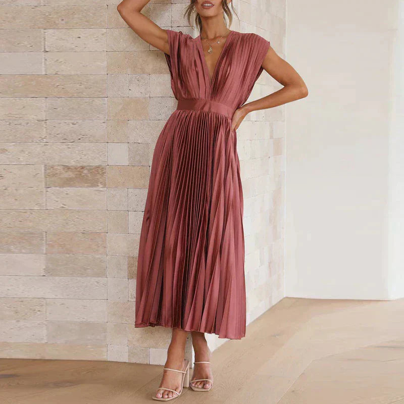 Solveig: Damenkleid mit Rüschen