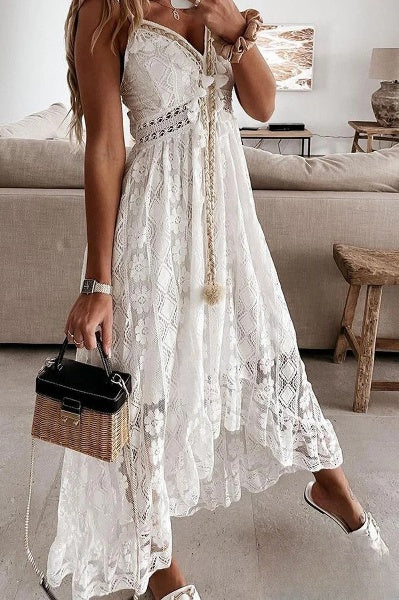 Weißes Spitzenkleid mit Fransen Elegant