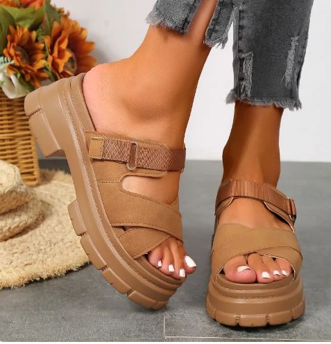 Alice - Orthopädische Keilsandaletten in modischem Design