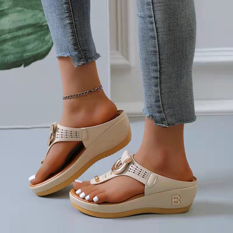 Bequeme orthopädische Sandalen von Orthopod für den Strand
