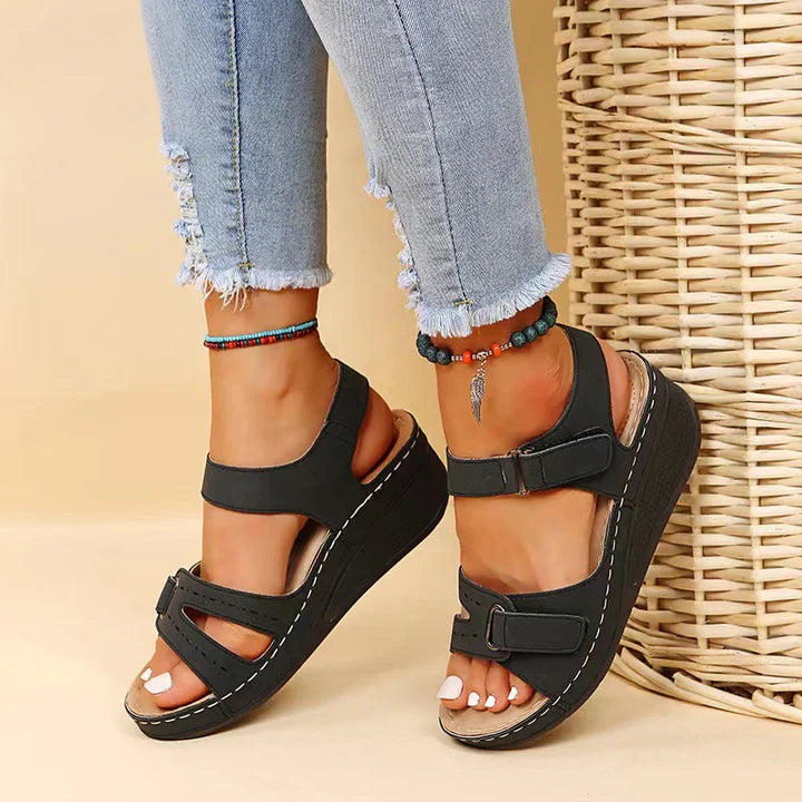 Bequeme und modische Sommersandalen von Krohn-e ComfyCouture
