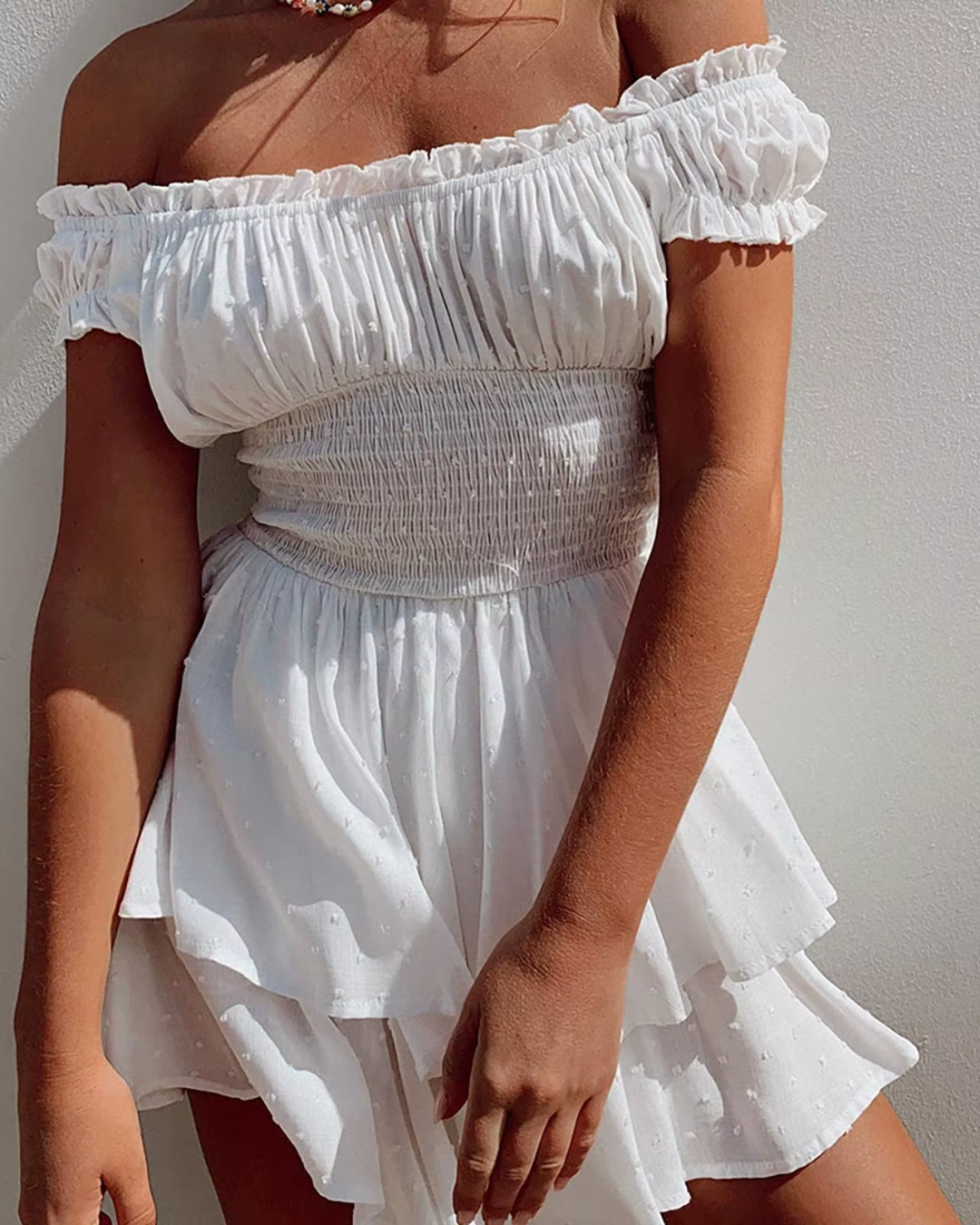 Brunhilde: Ein bezauberndes Sommerkleid für festliche Outdoor-Events