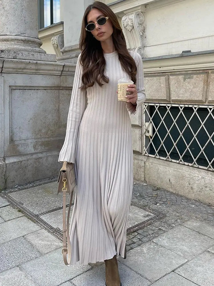 Damen-Plisseekleid Audrey: Elegant, mit Rundhals und Bindegürtel