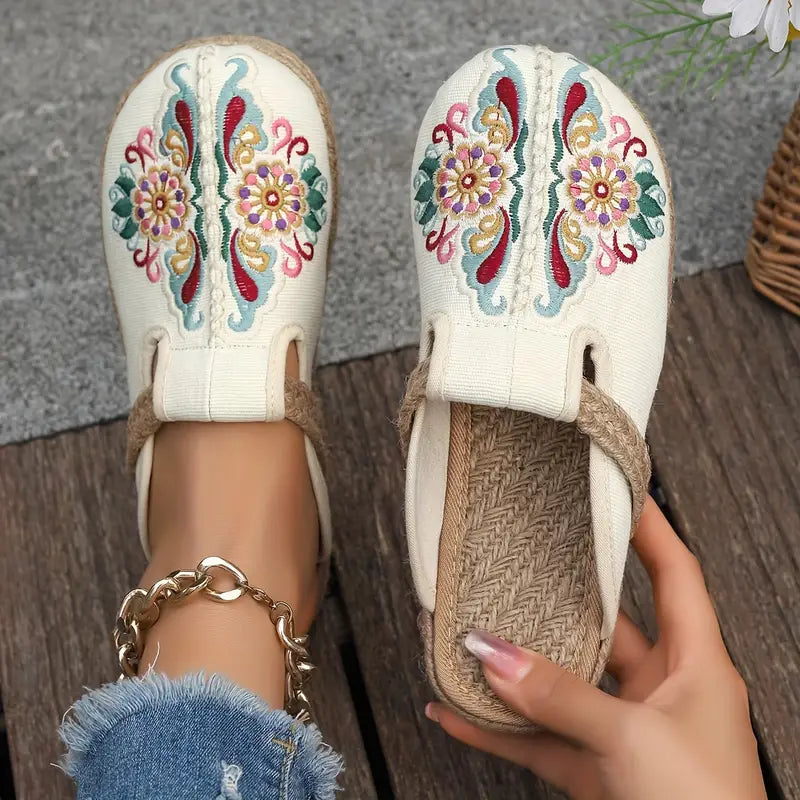 Damen-Schuhe Mabel mit flacher Sohle und Blumenmuster