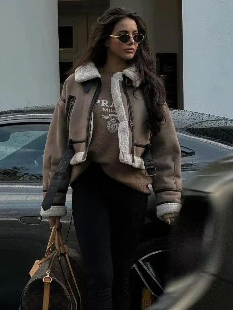 Damen Shearling Jacke mit Gürtel von Lunithra