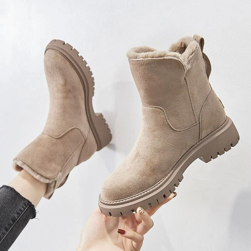 Damen-Stiefel mit Reißverschluss und Dekorationen von Lea