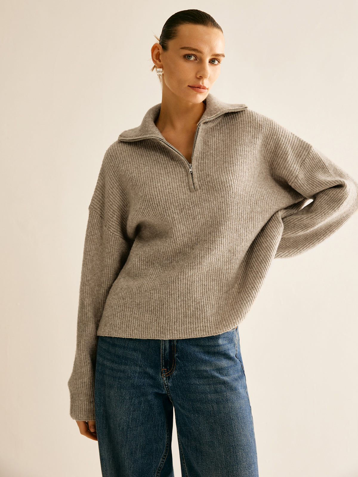 Damen Wollpullover in Beige mit Reißverschluss im Old-Money-Stil