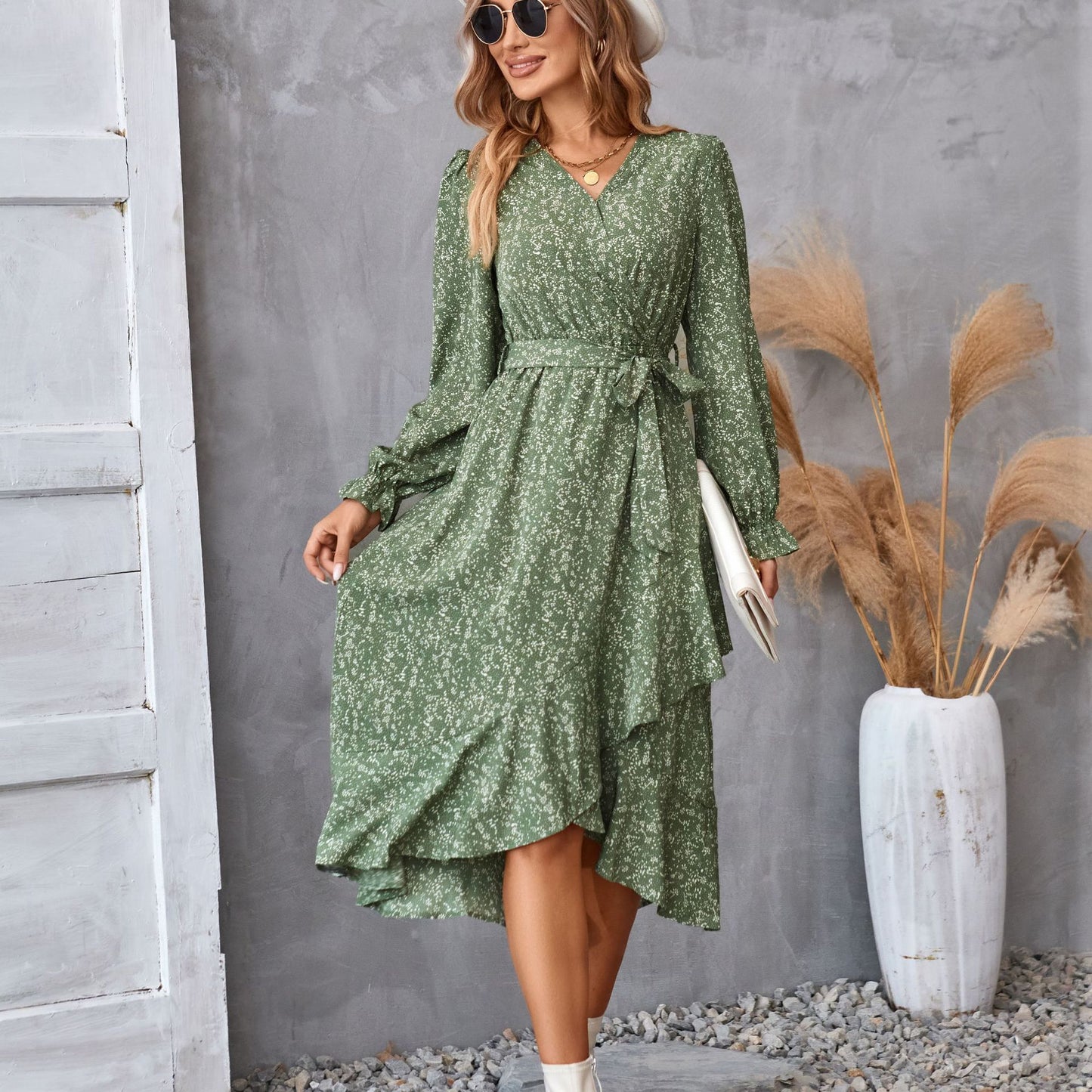 Damenkleid Shirley: Gerüschtes Blumenmusterkleid