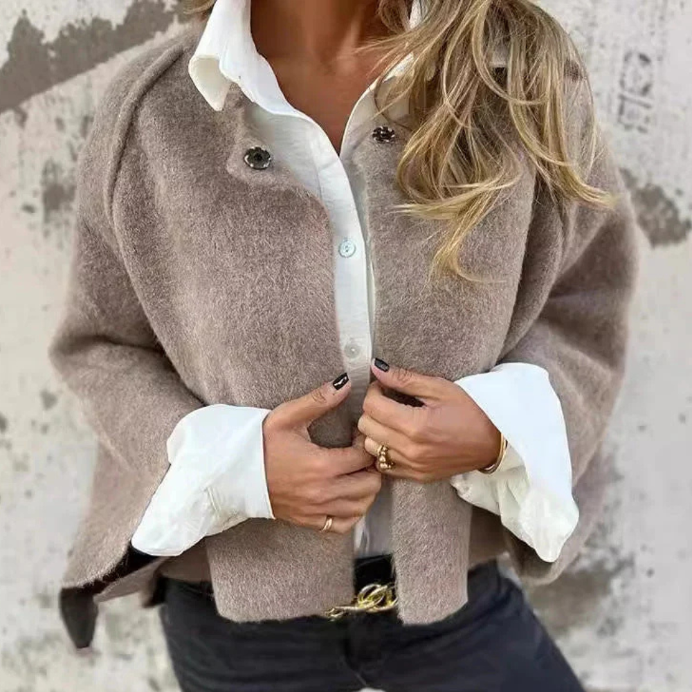 Damenstrickjacke ALICE: elegant und modisch