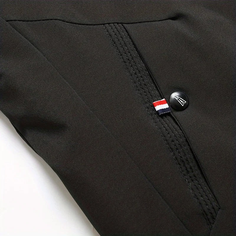 Die neue luxuriöse wasserdichte Kapuzenjacke