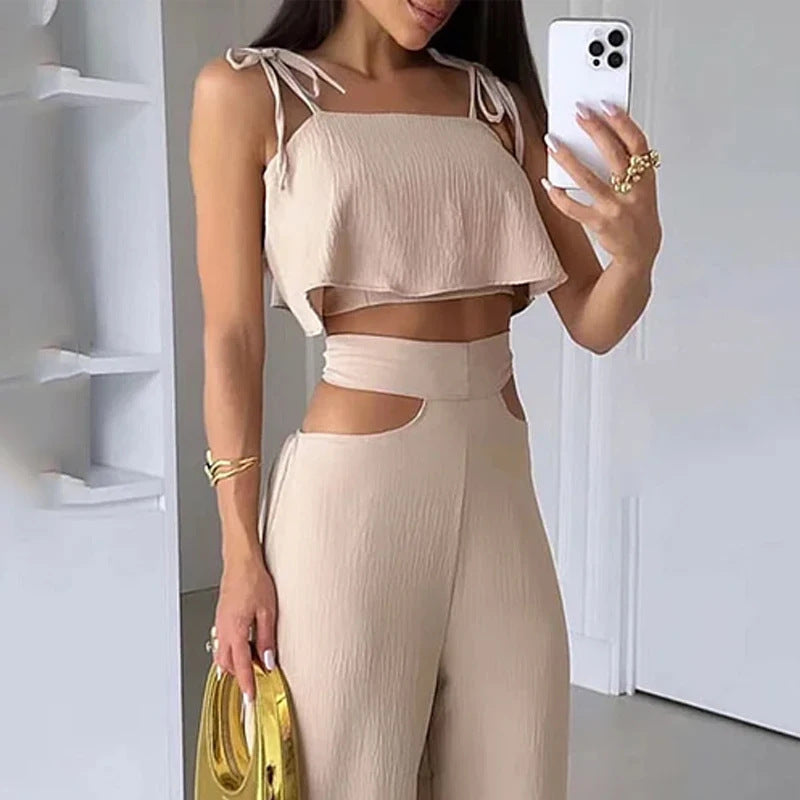 Edles Damen-Outfit mit Aussparung von Elarova