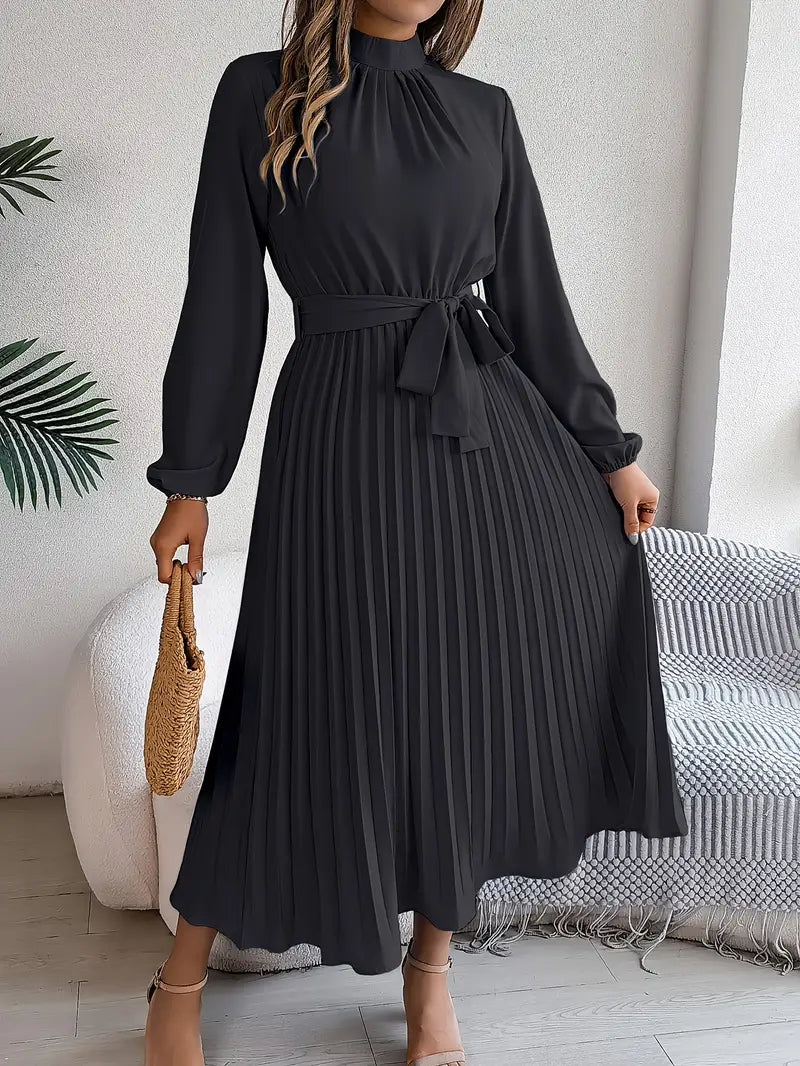 Einfarbiges Norina-Kleid mit Stehkragen und Faltengürtel