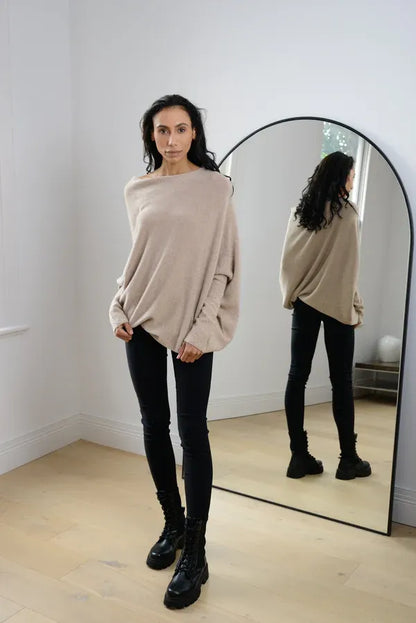 Elarova | Asymmetrischer Damenpullover mit eleganter Drapierung