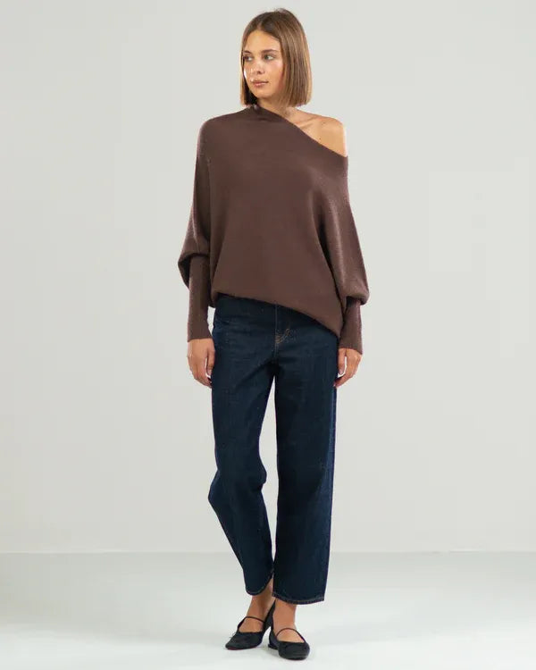 Elarova | Asymmetrischer Damenpullover mit eleganter Drapierung