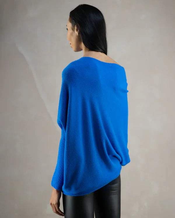 Elarova | Asymmetrischer Damenpullover mit eleganter Drapierung