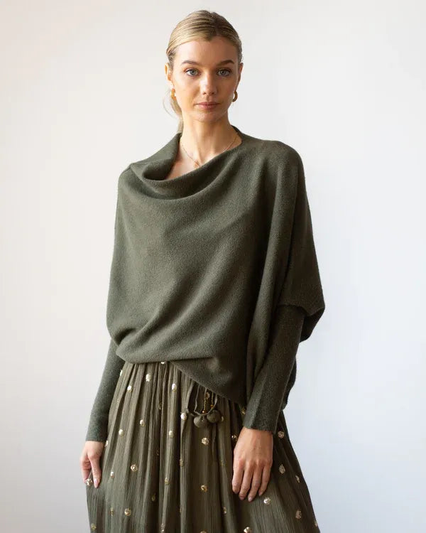 Elarova | Asymmetrischer Damenpullover mit eleganter Drapierung