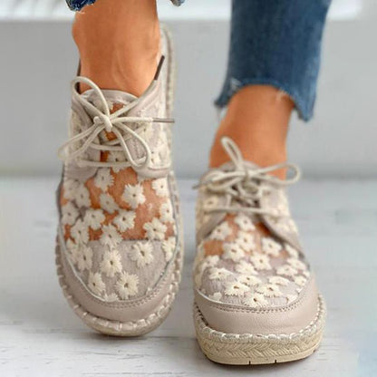 Elarova | Atmungsaktive SpitzenSneaker mit Blumenstickerei für Damen