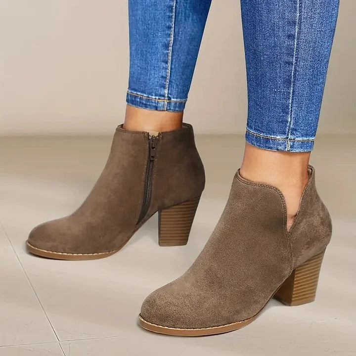 Elarova | Bequeme und modische orthopädische Schuhe.