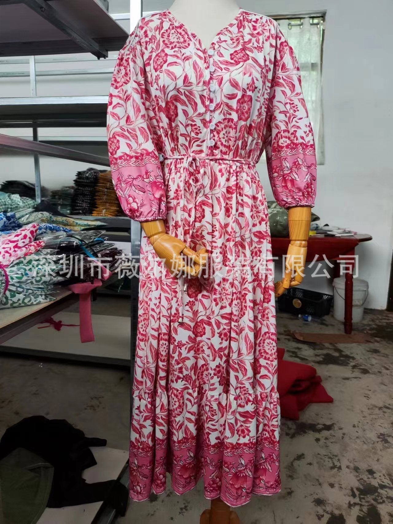 Elarova Blumen-Tie-Dye Kleid