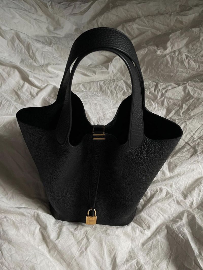 Elarova | Bucket Bag Aus Veganem Leder Mit Eleganten Details