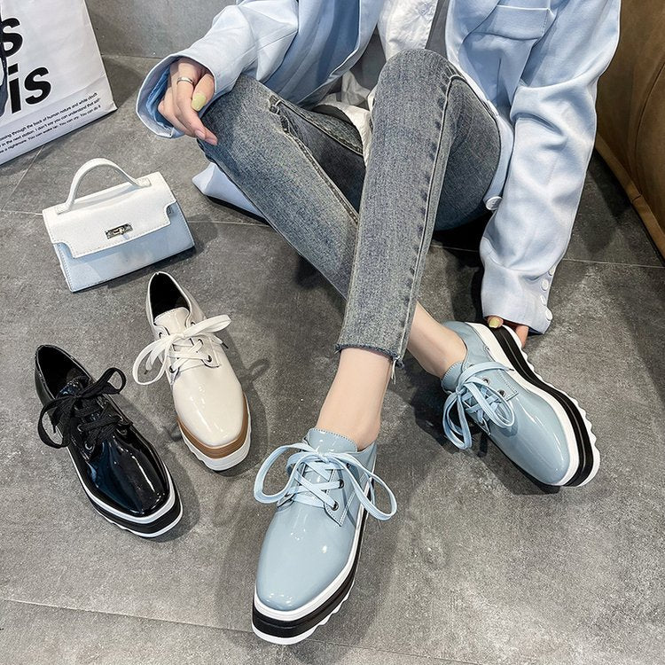 Elarova | Damen Modische PlateauSneaker mit schickem Glanz und komfortabler Sohlenkonstruktion