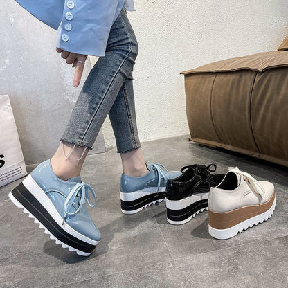 Elarova | Damen Modische PlateauSneaker mit schickem Glanz und komfortabler Sohlenkonstruktion