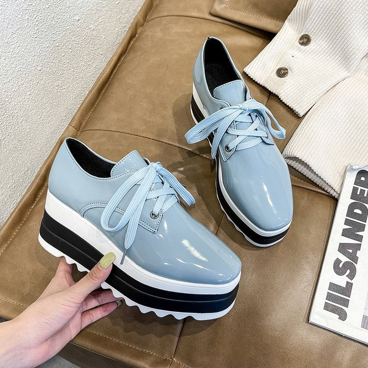 Elarova | Damen Modische PlateauSneaker mit schickem Glanz und komfortabler Sohlenkonstruktion