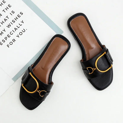 Elarova | Damen-Slipper aus Leder mit quadratischer Zehenpartie: Designer-Flats mit Metallverzierung, Outdoor-Flip-Flops, Gummisohle