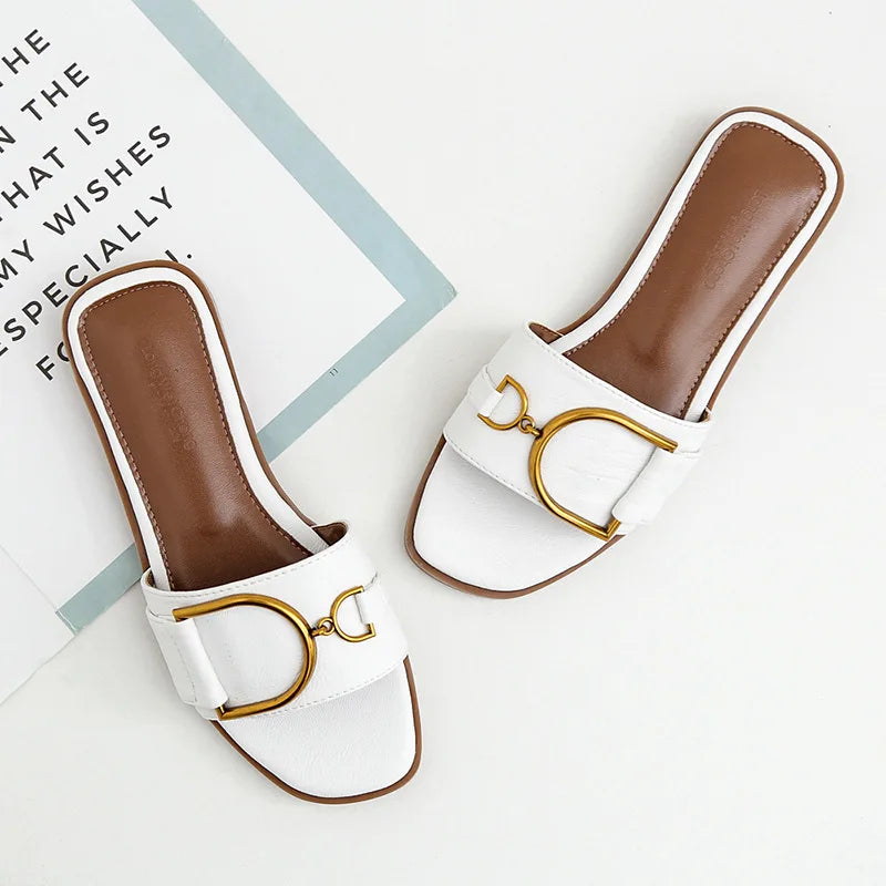 Elarova | Damen-Slipper aus Leder mit quadratischer Zehenpartie: Designer-Flats mit Metallverzierung, Outdoor-Flip-Flops, Gummisohle