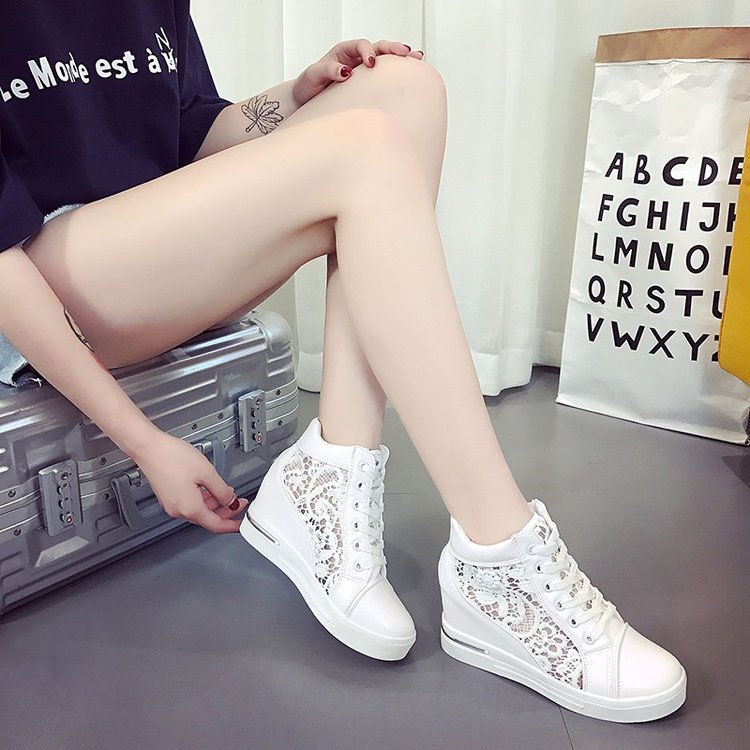 Elarova | Damen WedgeSneaker mit modischem SpitzenDetail und lässigem MetallicFinish