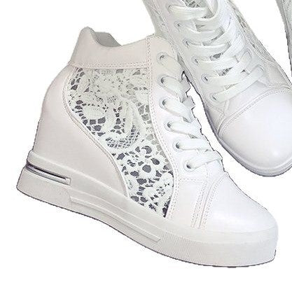 Elarova | Damen WedgeSneaker mit modischem SpitzenDetail und lässigem MetallicFinish