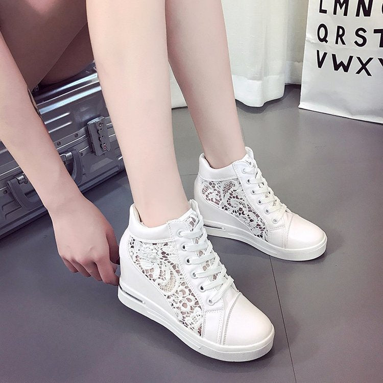 Elarova | Damen WedgeSneaker mit modischem SpitzenDetail und lässigem MetallicFinish