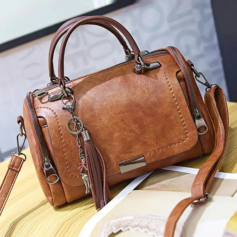 Elarova | DamenSchultertasche mit QuastenDekor: großes Fassungsvermögen, modisches Design