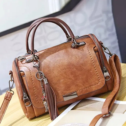 Elarova | DamenSchultertasche mit QuastenDekor: großes Fassungsvermögen, modisches Design