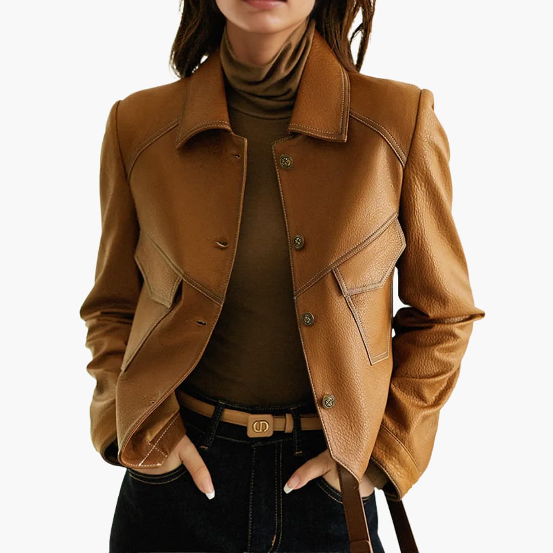 Elarova | Damenjacke mit Spitzkragen und Knopfverschluss