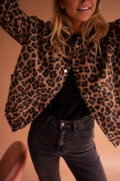 Elarova | Die Leopard Bomberjacke