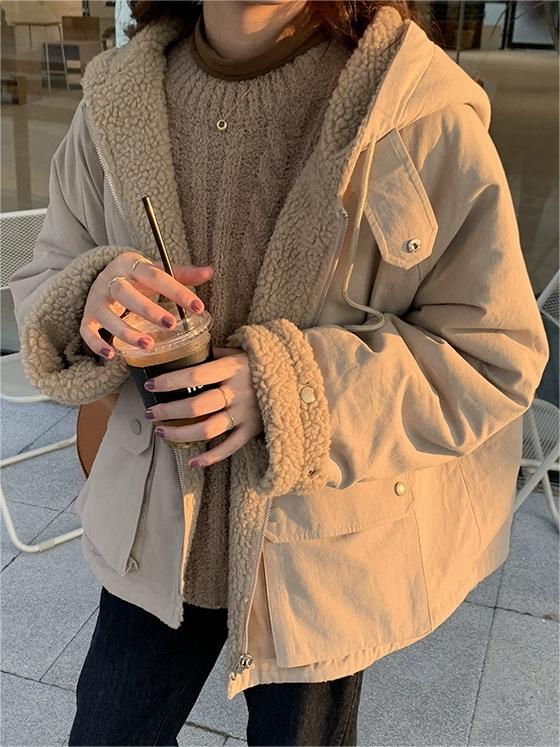 Elarova | Einfarbige Wendbare Jacke Mit Kapuze Und Reißverschluss