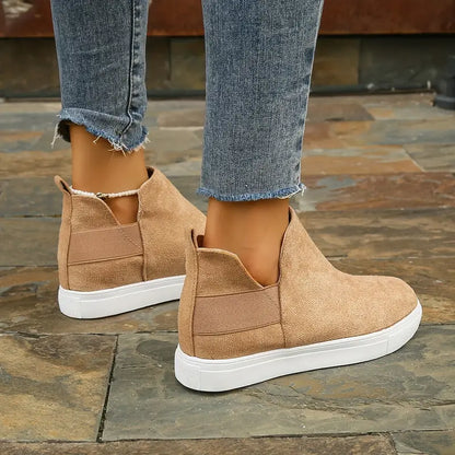 Elarova | Entspannte und unterstützende orthopädische Stiefel.