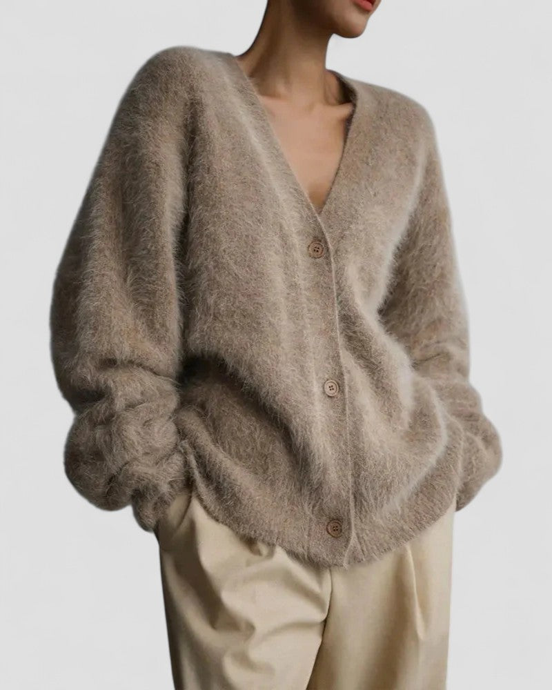 Elarova | Flauschiger Strickcardigan mit Knopfleiste