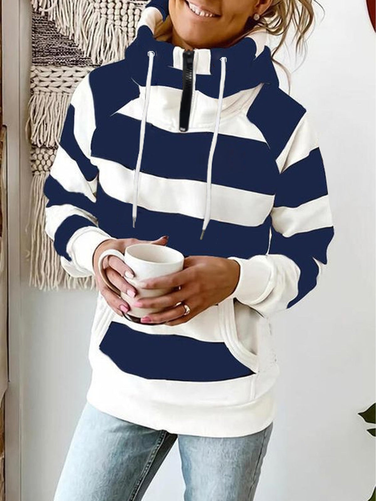 Elarova | Gestreifter Hoodie mit Reißverschluss und Kordelzug