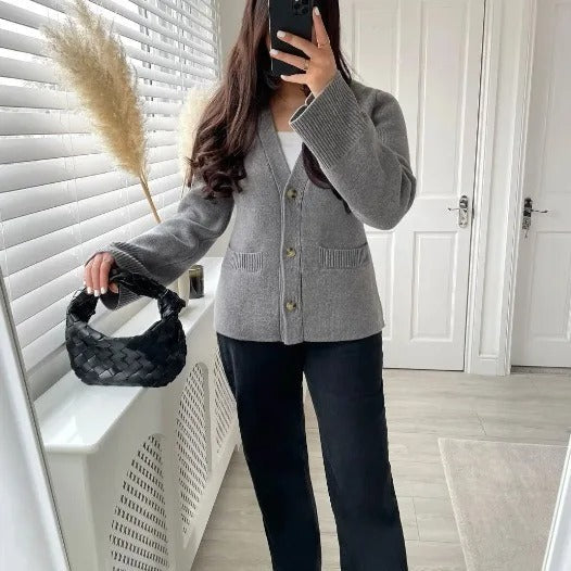 Elarova | Gestrickte Strickjacke