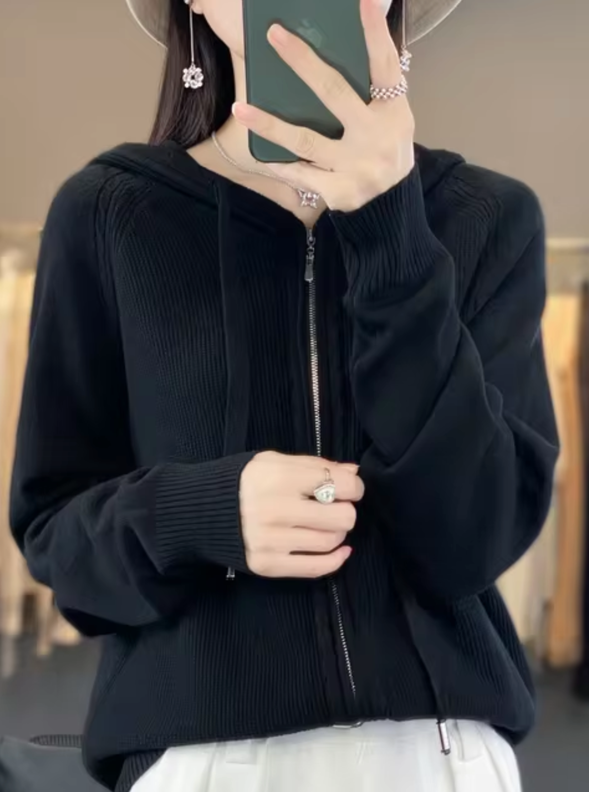 Elarova | Gestrickte Strickjacke mit Kapuze